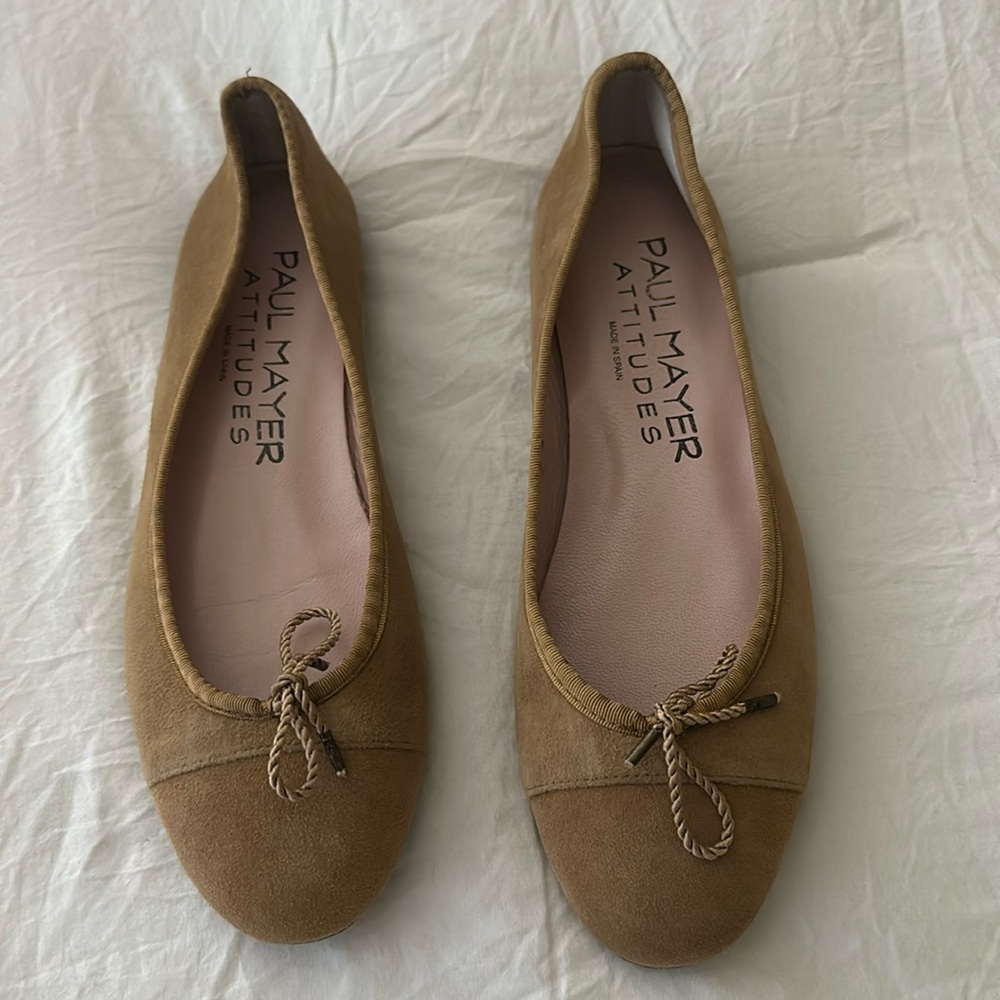Size 7 never worn Paul Mayer cap toe suede flats